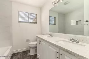 5635 N 35th Dr, Phoenix, AZ 85019 - Photo 18