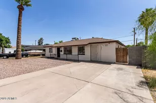 5635 N 35th Dr, Phoenix, AZ 85019 - Photo 2