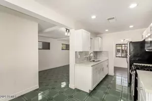 5635 N 35th Dr, Phoenix, AZ 85019 - Photo 10