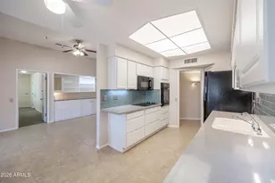 10833 W Acacia Dr, Sun City, AZ 85373 - Photo 8