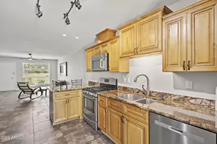 7141 N 16th St, Phoenix, AZ 85020 - Photo 8