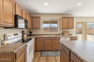 1852 N Desert Willow St, Casa Grande, AZ 85122 - Photo 12