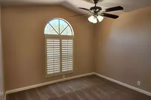 201 W Michelle Dr, Phoenix, AZ 85023 - Photo 10