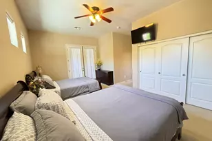1928 W Spur Dr, Phoenix, AZ 85085 - Photo 4