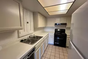 11040 N 28th Dr, Phoenix, AZ 85029 - Photo 12