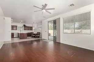 390 W Wisteria Pl, Chandler, AZ 85248 - Photo 8