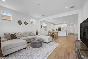 13578 W Shifting Sands Dr, Peoria, AZ 85383 - Photo 4