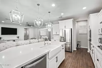 18735 W San Juan Avenue, Litchfield Park, AZ 85340 - Photo 8