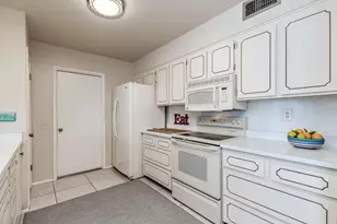 10441 W Burns Dr, Sun City, AZ 85351 - Photo 14
