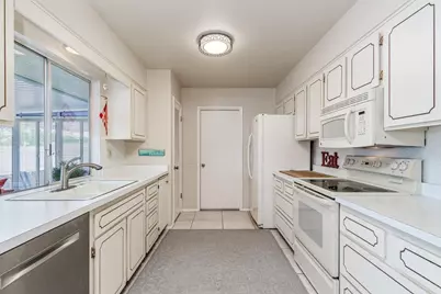 10441 W Burns Drive, Sun City, AZ 85351 - Photo 16