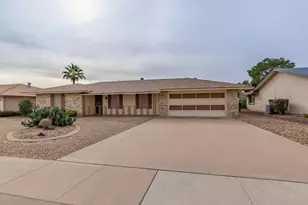 10441 W Burns Dr, Sun City, AZ 85351 - Photo 2