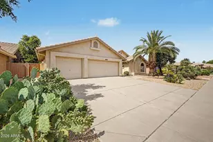 8456 W Rockwood Dr, Peoria, AZ 85382 - Photo 4
