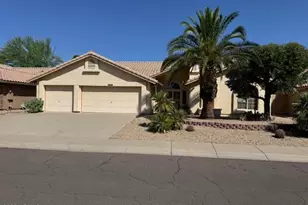8456 W Rockwood Dr, Peoria, AZ 85382 - Photo 2