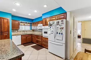 10535 W Prairie Hills Cir, Sun City, AZ 85351 - Photo 10