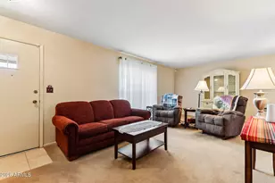 10535 W Prairie Hills Cir, Sun City, AZ 85351 - Photo 4