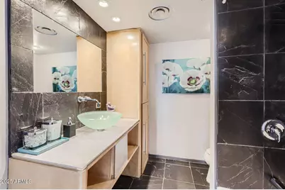 207 W Clarendon Avenue #G18, Phoenix, AZ 85013 - Photo 10