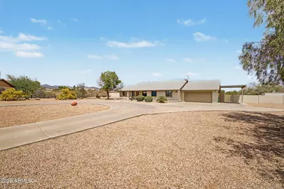 22202 W Hilton Avenue, Buckeye, AZ 85326 - Photo 4