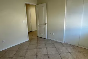 1522 W Lynne Ln, Phoenix, AZ 85041 - Photo 8