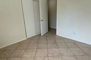 1522 W Lynne Ln, Phoenix, AZ 85041 - Photo 10
