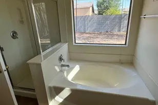 1522 W Lynne Ln, Phoenix, AZ 85041 - Photo 12