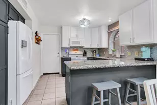 8010 W Shaw Butte Dr, Peoria, AZ 85345 - Photo 12