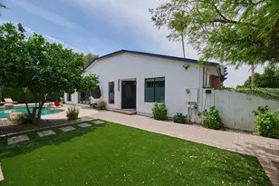 8113 E Redwing Rd, Scottsdale, AZ 85250 - Photo 20