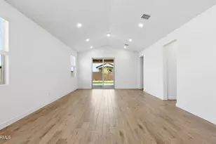 7927 N 77th Ave, Glendale, AZ 85303 - Photo 8