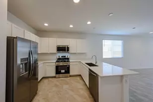 17347 W Gray Fox Trl, Surprise, AZ 85387 - Photo 4