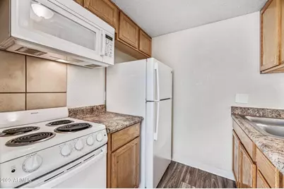 3141 E Cypress Street #Apt 7, Phoenix, AZ 85008 - Photo 8