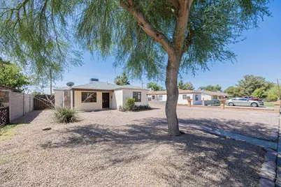 2449 E Fairmount Avenue #1, Phoenix, AZ 85016 - Photo 4