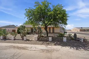 9989 W Camelia Dr, Arizona City, AZ 85123 - Photo 4