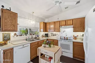 9989 W Camelia Dr, Arizona City, AZ 85123 - Photo 12