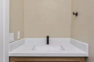 4052 E Abraham Ln, Phoenix, AZ 85050 - Photo 22