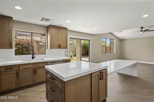 4052 E Abraham Ln, Phoenix, AZ 85050 - Photo 12