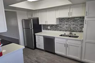 3810 E Earll Dr, Phoenix, AZ 85018 - Photo 6