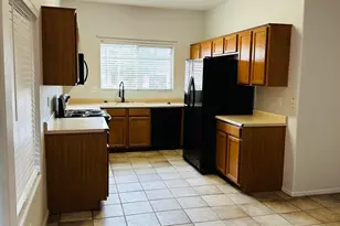 9426 W Monroe St, Peoria, AZ 85345 - Photo 4