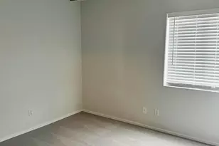 9426 W Monroe St, Peoria, AZ 85345 - Photo 12