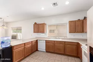 44922 W Alamendras St, Maricopa, AZ 85139 - Photo 8