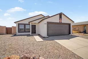 8719 W Magnum Dr, Arizona City, AZ 85123 - Photo 2