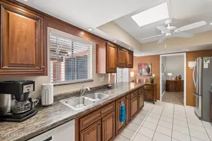 10916 W Cameo Dr, Sun City, AZ 85351 - Photo 8