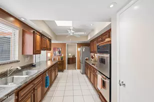 10916 W Cameo Dr, Sun City, AZ 85351 - Photo 10