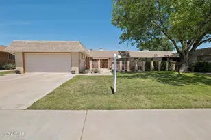 10916 W Cameo Dr, Sun City, AZ 85351 - Photo 2