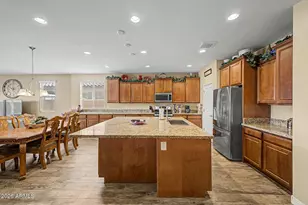 10043 W Los Gatos Dr, Peoria, AZ 85383 - Photo 12