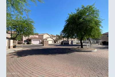10225 W Camelback Road #19, Phoenix, AZ 85037 - Photo 2