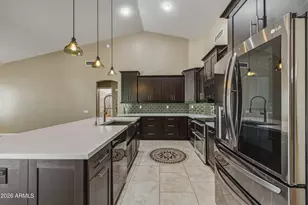 3861 E Amberwood Dr, Phoenix, AZ 85048 - Photo 8