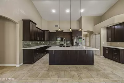 3861 E Amberwood Drive, Phoenix, AZ 85048 - Photo 2
