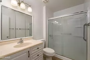10654 W Coggins Dr, Sun City, AZ 85351 - Photo 12