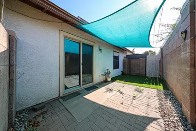 3135 N 38th Street #Unit 5, Phoenix, AZ 85018 - Photo 4