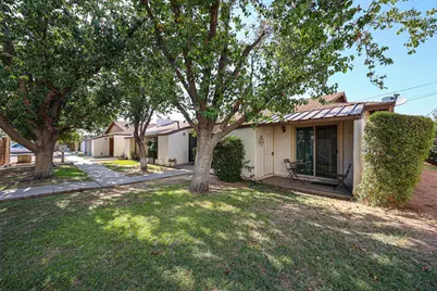 3135 N 38th Street #Unit 5, Phoenix, AZ 85018 - Photo 2