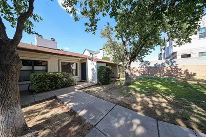3135 N 38th Street #Unit 5, Phoenix, AZ 85018 - Photo 1
